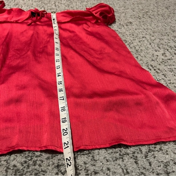 Torrid Fuchsia Pink Cold Shoulder Chiffon Top Size 1X - Picture 13 of 13